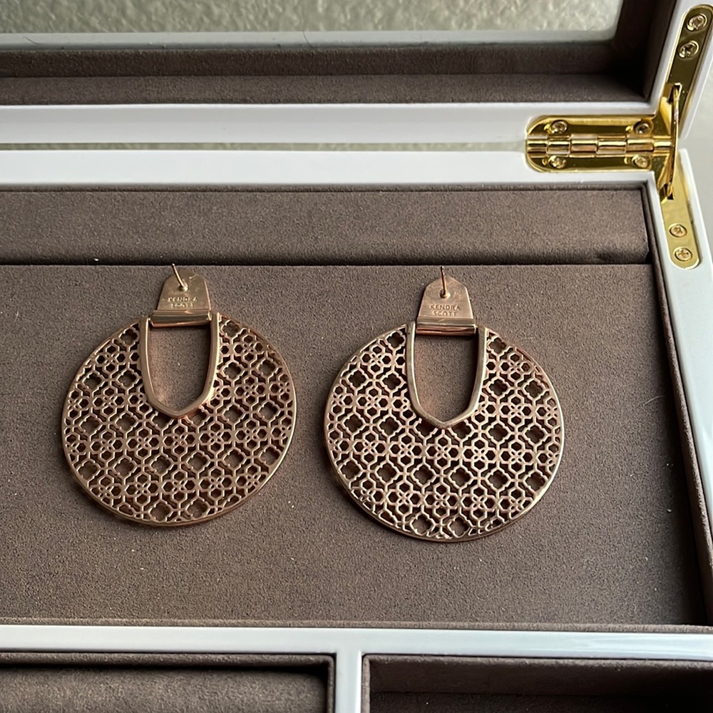 Kendra Scott Diane Gold Statement Earrings In Rose Gold Filigree